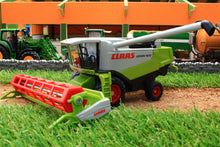 Load image into Gallery viewer, 1991 SIKU 150 SCALE CLAAS LEXION 600 COMBINE HARVESTER