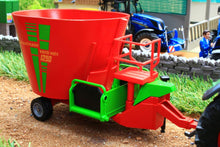 Load image into Gallery viewer, 2450 Siku Fodder Mixing Wagon