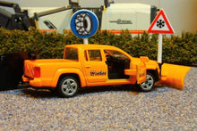 Load image into Gallery viewer, 2546 SIKU 155 SCALE VW AMAROK 4WD WINTER SERVICE VEHICLE WITH 2 ROAD SIGNS