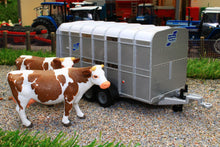 Load image into Gallery viewer, 2890 SIKU IFOR WILLIAMS LIVESTOCK TRAILER WITH 2 COWS
