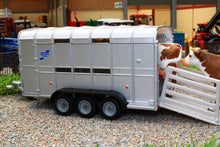 Load image into Gallery viewer, 2890 SIKU IFOR WILLIAMS LIVESTOCK TRAILER WITH 2 COWS
