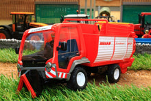 Load image into Gallery viewer, 3061 SIKU LINDNER UNITRAC WITH FORAGE TRAILER