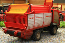 Load image into Gallery viewer, 3061(w) WEATHERED SIKU LINDNER UNITRAC WITH FORAGE TRAILER