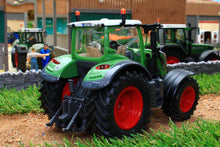Load image into Gallery viewer, 3285 SIKU FENDT 724 VARIO TRACTOR