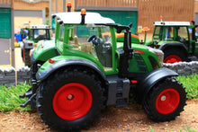 Load image into Gallery viewer, 3285 SIKU FENDT 724 VARIO TRACTOR