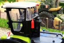 Load image into Gallery viewer, 43246 Britains Claas Xerion 5000 Tractor