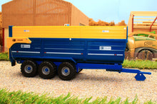 Load image into Gallery viewer, 43284 Britains Kane Half-Pipe Triple Axle Silage Trailer