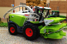 Load image into Gallery viewer, 43285 Britains Claas Jaguar 980 Forage Harvester with Orbis 900 Maize Header