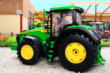 Load image into Gallery viewer, 43289 Britains John Deere 8R 370 Tractor