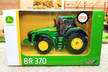 Load image into Gallery viewer, 43289 Britains John Deere 8R 370 Tractor