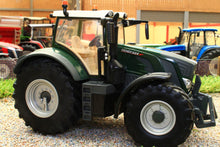 Load image into Gallery viewer, 43290 Britains Fendt 824 Vario PROFI Special Edition Tractor