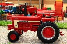 Load image into Gallery viewer, 43294 Britains Case International Harvester Farmall 1066 Tractor