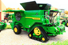 Load image into Gallery viewer, 43310 Britains &#39;Prestige Collection&#39; John Deere X9 1100 Combine Harvester