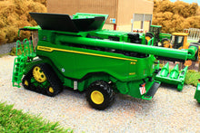 Load image into Gallery viewer, 43310 Britains &#39;Prestige Collection&#39; John Deere X9 1100 Combine Harvester