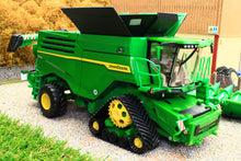Load image into Gallery viewer, 43310 Britains 'Prestige Collection' John Deere X9 1100 Combine Harvester