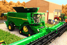 Load image into Gallery viewer, 43310 Britains &#39;Prestige Collection&#39; John Deere X9 1100 Combine Harvester