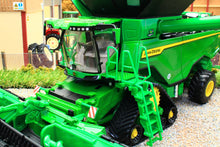 Load image into Gallery viewer, 43310 Britains 'Prestige Collection' John Deere X9 1100 Combine Harvester
