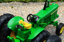 Load image into Gallery viewer, 43311 Britains John Deere 4020 Tractor with Rear Duals
