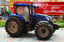 Load image into Gallery viewer, 43319 Weathered Britains New Holland T6-180 Blue Power Tractor
