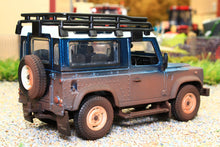 Load image into Gallery viewer, 43321 Britains Muddy Land Rover Defender