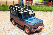 Load image into Gallery viewer, 43321 Britains Muddy Land Rover Defender