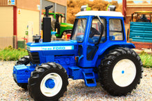 Load image into Gallery viewer, 43322 Britains Ford TW20 Tractor