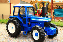 Load image into Gallery viewer, 43322 Britains Ford TW20 Tractor