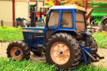 Load image into Gallery viewer, 43322(W) Weathered Britains Ford TW20 4WD Tractor