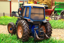 Load image into Gallery viewer, 43322(W) Weathered Britains Ford TW20 4WD Tractor