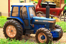 Load image into Gallery viewer, 43322(W) Weathered Britains Ford TW20 4WD Tractor