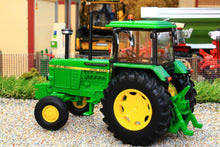 Load image into Gallery viewer, 43327 Britains Limted Edition John Deere 3140 2WD Tractor