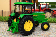 Load image into Gallery viewer, 43327 Britains Limted Edition John Deere 3140 2WD Tractor