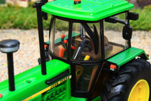 Load image into Gallery viewer, 43327 Britains Limted Edition John Deere 3140 2WD Tractor