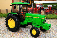 Load image into Gallery viewer, 43327 Britains Limted Edition John Deere 3140 2WD Tractor