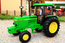Load image into Gallery viewer, 43327 Britains Limted Edition John Deere 3140 2WD Tractor