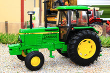 Load image into Gallery viewer, 43327 Britains Limted Edition John Deere 3140 2WD Tractor