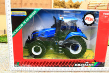 Load image into Gallery viewer, 43339 Britains New Holland T8-435 Genesis Tractor
