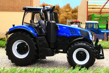 Load image into Gallery viewer, 43339 Britains New Holland T8-435 Genesis Tractor