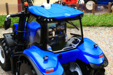 Load image into Gallery viewer, 43339 Britains New Holland T8-435 Genesis Tractor