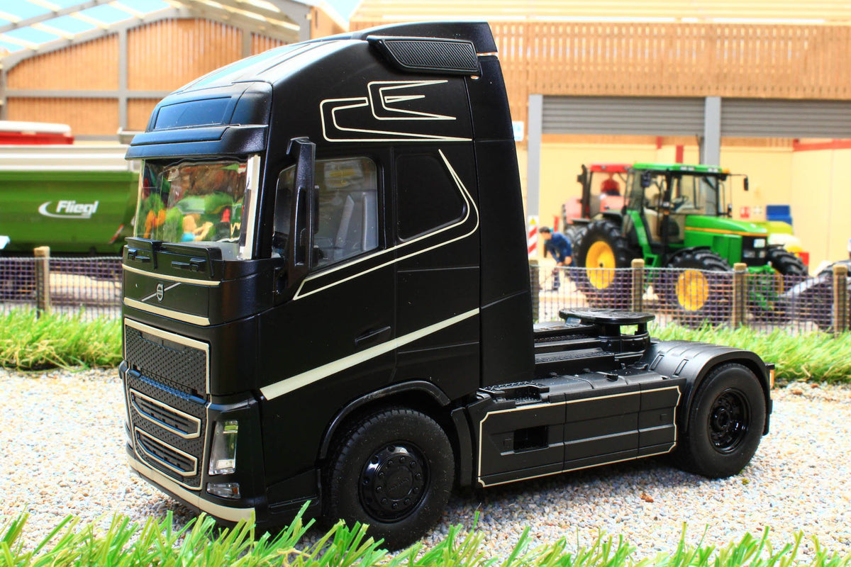 6737 SIKU RADIO CONTROLLED VOLVO FH16 LORRY WITH BLUETOOTH HAND CONTROLLER