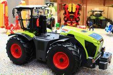 Load image into Gallery viewer, 6791 Siku Remote Control Bluetooth Claas Xerion 5000 TRAC VC Tractor
