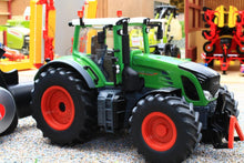 Load image into Gallery viewer, 6880 Siku 1:32 Scale Radio Control Fendt 939 Tractor Models