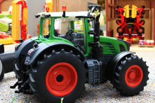 Load image into Gallery viewer, 6880 Siku 1:32 Scale Radio Control Fendt 939 Tractor Models