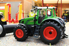 Load image into Gallery viewer, 6880 Siku 1:32 Scale Radio Control Fendt 939 Tractor Models