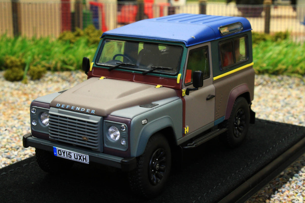 ALM410214 ALMOST REAL 1:43 SCALE Land Rover Defender 90 Paul Smith