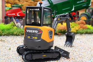 AT3200163 AT COLLECTIONS 132 Scale Volvo ECR25 Compact Excavator Electric
