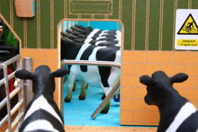 Load image into Gallery viewer, Bt2000 Herringbone Milking Parlour With Free Set Of Britains Fresian Cows Farm Buildings & Stables