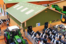 Load image into Gallery viewer, Bt2000 Herringbone Milking Parlour With Free Set Of Britains Fresian Cows Farm Buildings & Stables