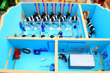 Load image into Gallery viewer, Bt2000 Herringbone Milking Parlour With Free Set Of Britains Fresian Cows Farm Buildings & Stables