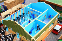 Load image into Gallery viewer, Bt2000 Herringbone Milking Parlour With Free Set Of Britains Fresian Cows Farm Buildings & Stables